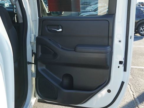 Used 2024 Nissan Frontier SV w/ Technology Package image 19