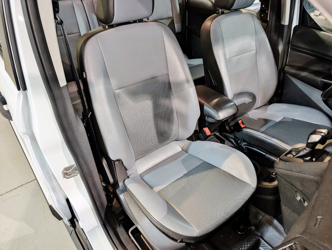 Used 2018 Ford Transit Connect XL FWD image 31