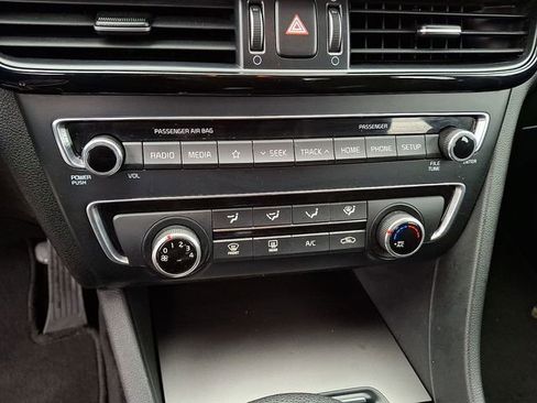 Used 2019 Kia Optima LX image 12