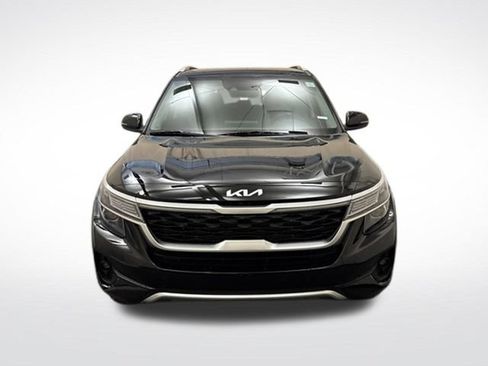 Used 2023 Kia Seltos S w/ Navigation Package AWD/4WD image 2
