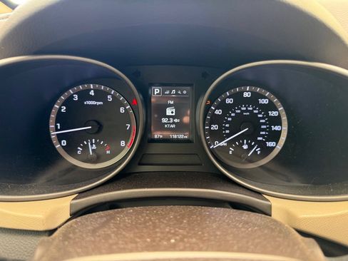 Used 2017 Hyundai Santa Fe Sport FWD image 17