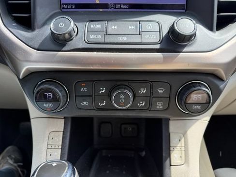Used 2017 GMC Acadia Denali w/ Technology Package AWD/4WD image 28