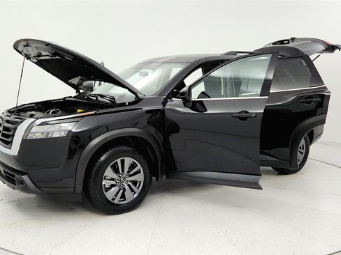 Used 2024 Nissan Pathfinder SV image 28