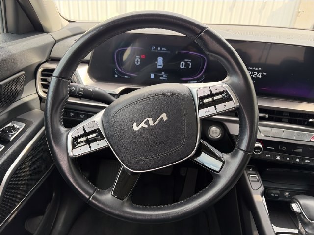 Used 2025 Kia Telluride S AWD/4WD image 14