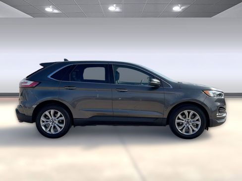 Used 2019 Ford Edge Titanium w/ Equipment Group 301A image 8