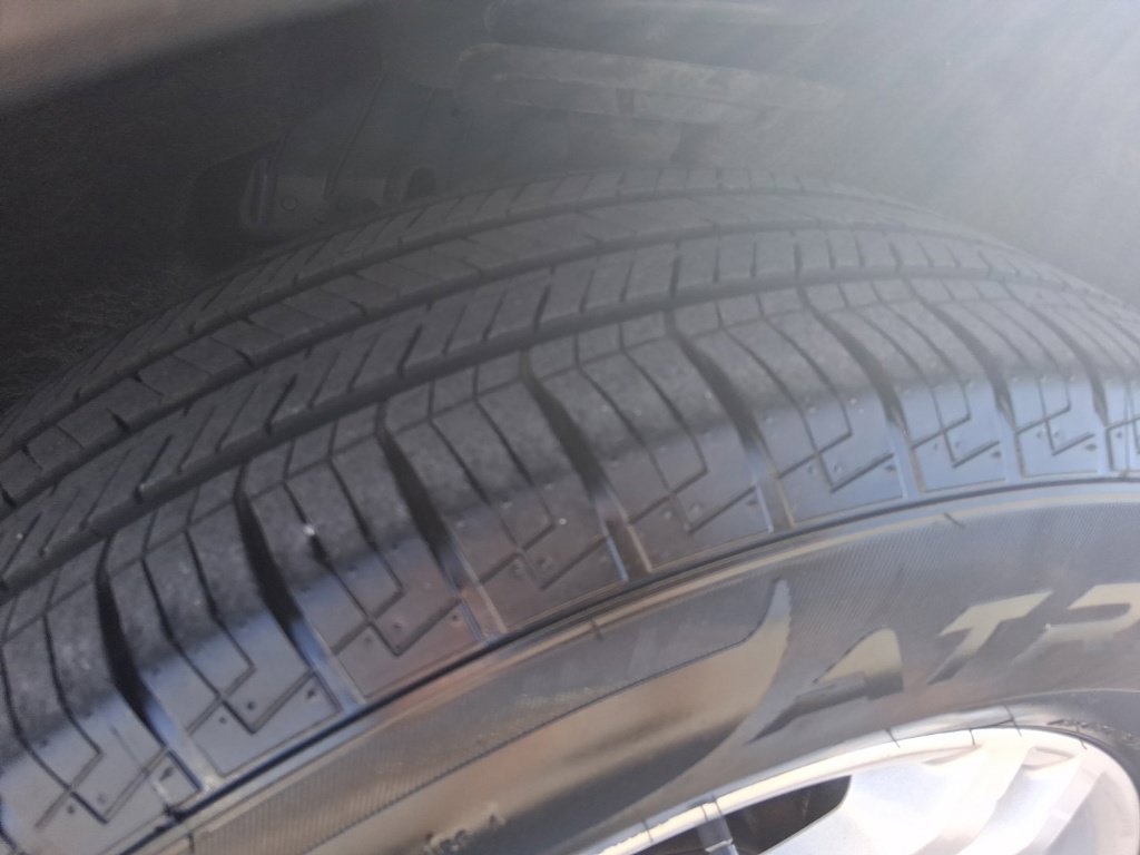 Used 2023 Ford Explorer XLT AWD/4WD image 25