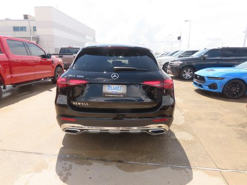 Used 2025 Mercedes-Benz GLC 300 image 13