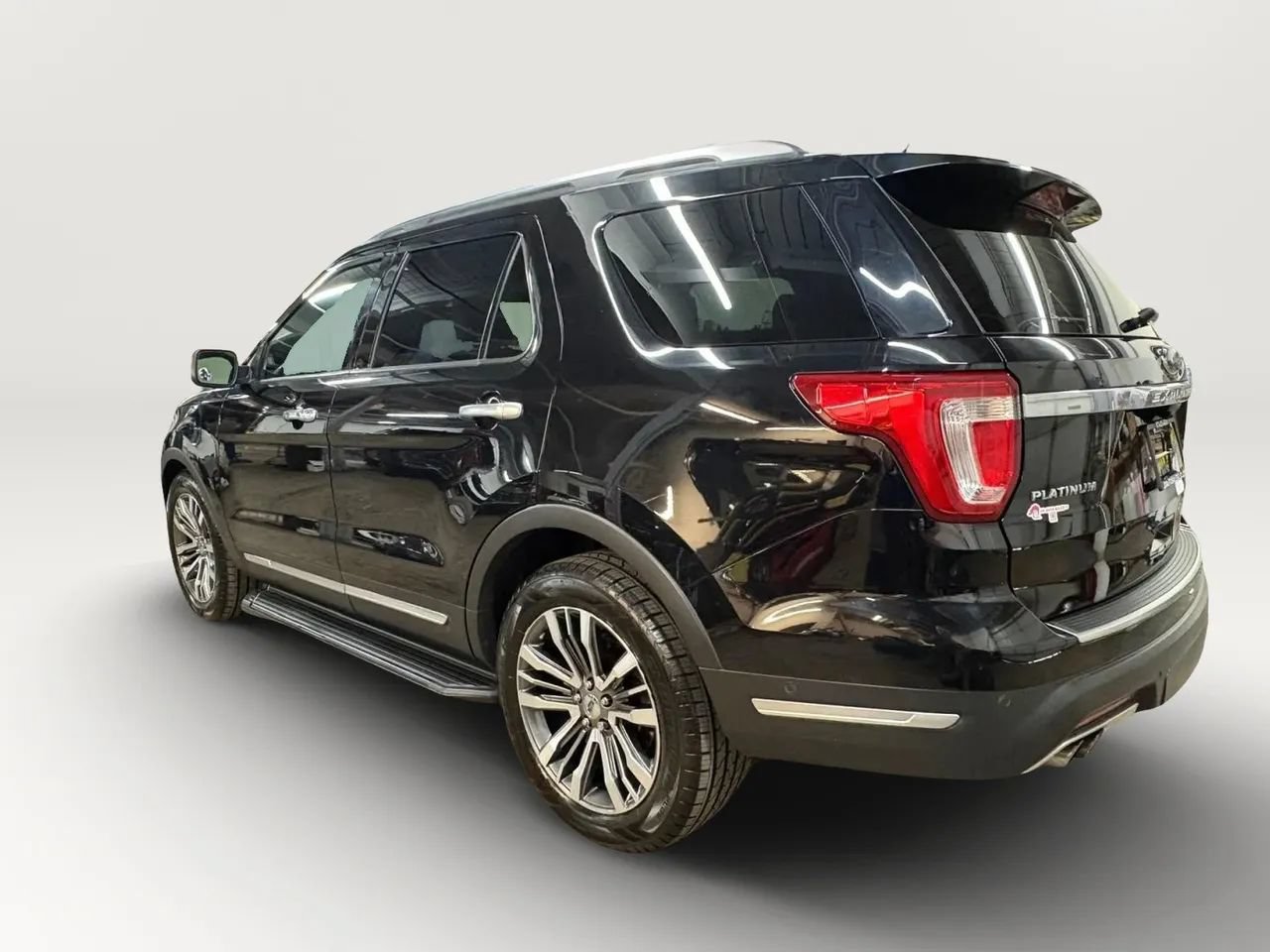 Used 2018 Ford Explorer Platinum AWD/4WD image 7