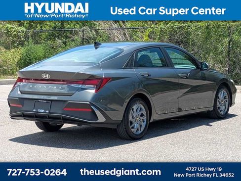 Certified 2024 Hyundai Elantra SEL FWD image 5