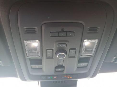 Used 2024 GMC Yukon SLT w/ SLT Premium Package RWD image 18