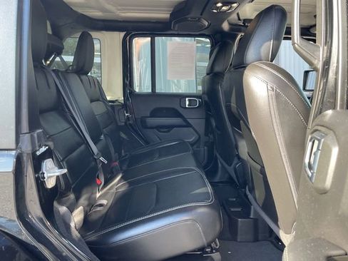 Used 2023 Jeep Wrangler Unlimited Sahara w/ Cold Weather Group AWD/4WD image 15