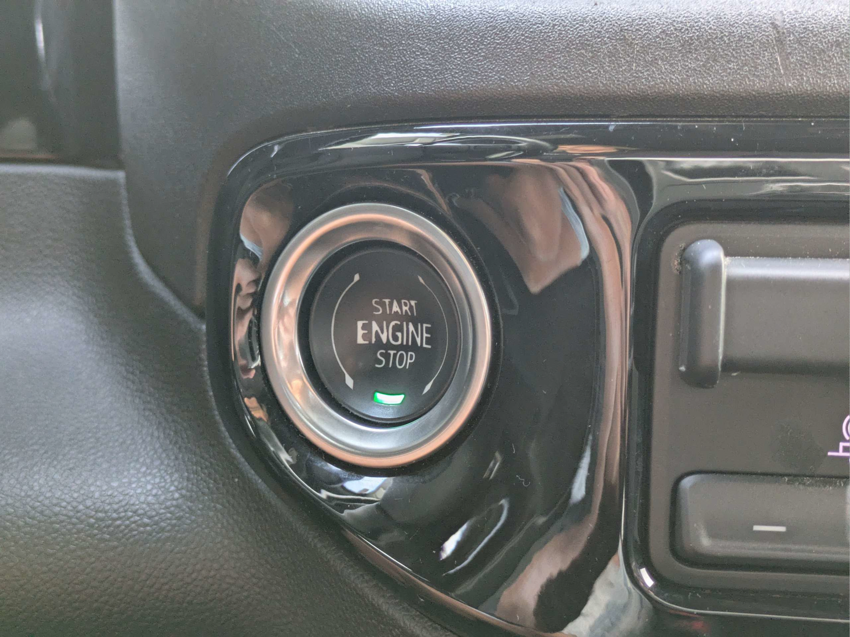 Used 2025 Chevrolet Silverado 1500 LT AWD/4WD image 28