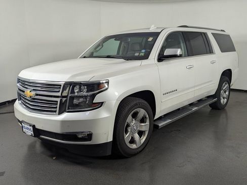 Used 2017 Chevrolet Suburban Premier image 4
