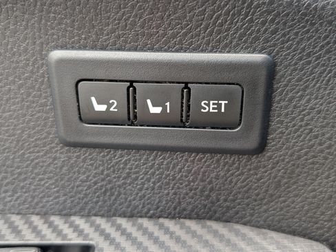 Used 2014 Toyota RAV4 Limited w/ Technology Package AWD/4WD image 20
