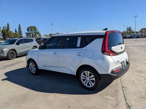 Used 2020 Kia Soul LX image 7