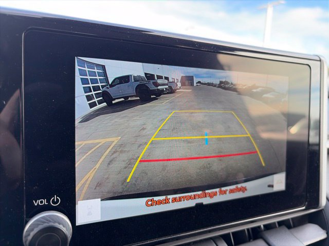 Used 2024 Toyota RAV4 XLE FWD image 9