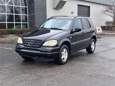 Used 2001 Mercedes-Benz ML 320 4MATIC image 1