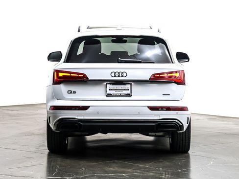 Used 2024 Audi Q5 2.0T Premium w/ Summer of Audi Package image 4