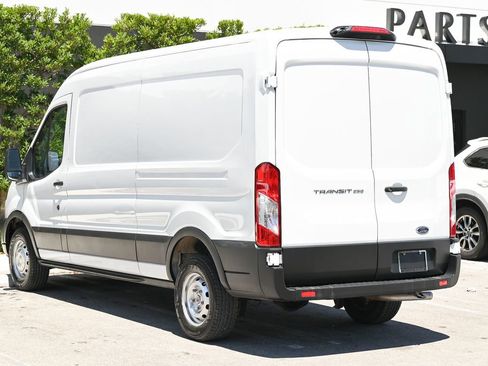 Used 2025 Ford Transit 250 148 Medium Roof RWD image 5
