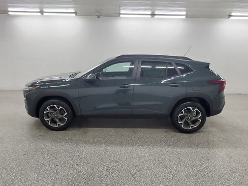 New 2026 Chevrolet Trax LT w/ Driver Confidence Package FWD image 8