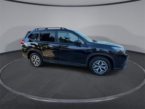 Certified 2023 Subaru Forester Premium image 9
