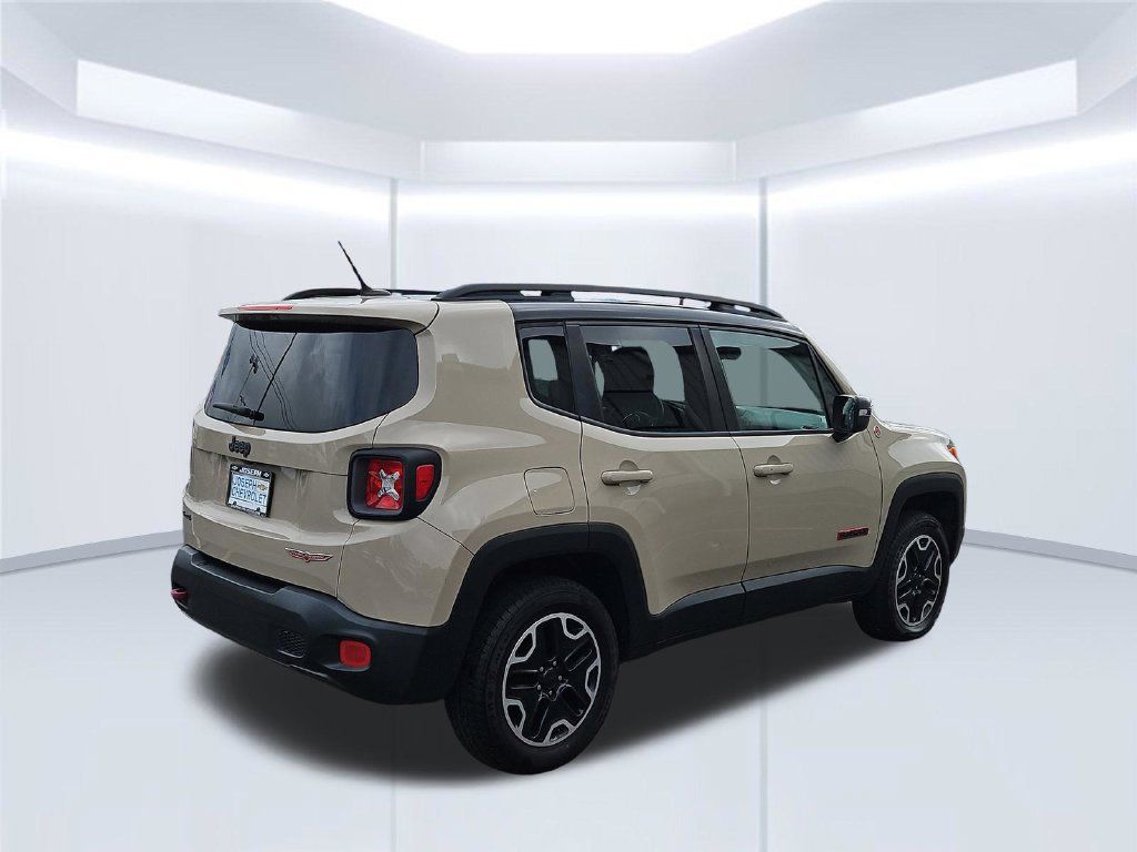 Used 2016 Jeep Renegade Trailhawk AWD/4WD image 5