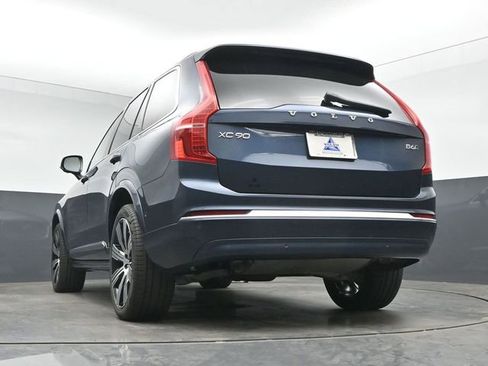 Used 2023 Volvo XC90 B6 Ultimate w/ Protection Package AWD/4WD image 16