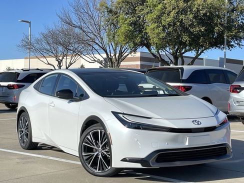 Used 2024 Toyota Prius Limited image 2