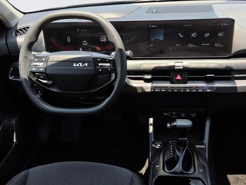 Used 2025 Kia K4 FWD image 10
