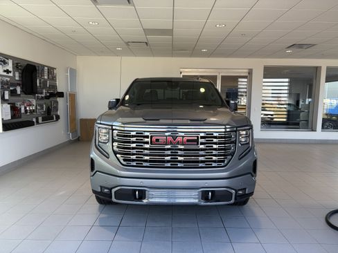Used 2025 GMC Sierra 1500 Denali image 7
