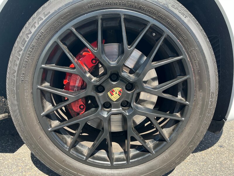 Used 2017 Porsche Macan GTS AWD/4WD image 35