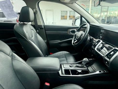 Certified 2022 Kia Sorento S w/ Panoramic Sunroof Package image 3