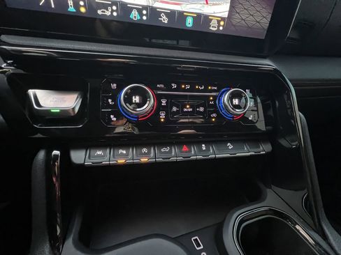 Used 2023 GMC Sierra 1500 AT4 w/ AT4 Premium Package image 26