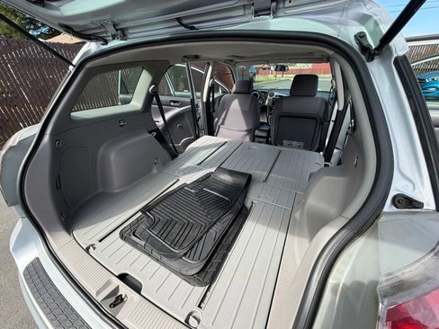 Used 2005 Toyota Matrix XR image 12