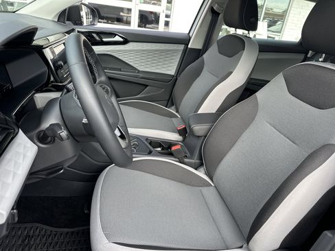 Used 2024 Volkswagen Taos S image 11