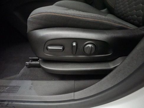 Certified 2021 Chevrolet Equinox LT image 29