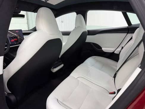 Used 2023 Tesla Model S Plaid image 15