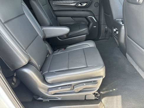 Used 2021 GMC Yukon XL Denali w/ Denali Premium Package image 27