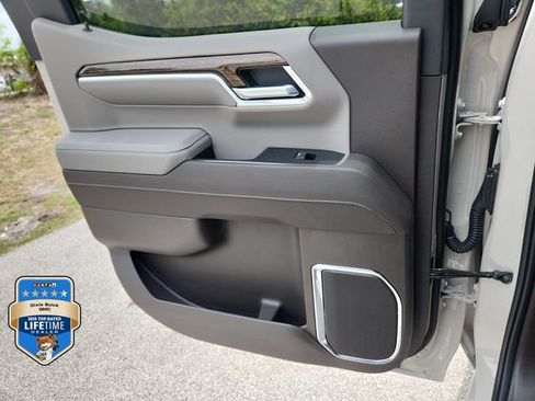 New 2026 GMC Sierra 1500 SLE AWD/4WD image 9