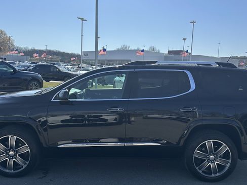 Used 2017 GMC Acadia Denali w/ Technology Package image 7