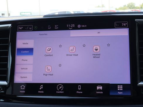 Used 2023 Chrysler Pacifica Touring-L FWD image 26
