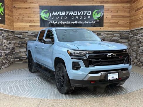 Used 2025 Chevrolet Colorado Z71 w/ Z71 Convenience Package 2 AWD/4WD image 2