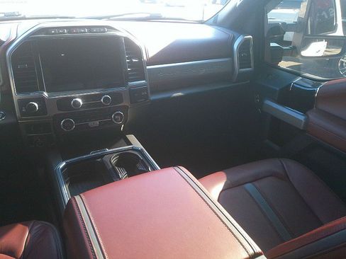 Used 2022 Ford F250 Platinum image 13