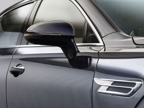 Used 2024 Bentley Flying Spur Plug-In Hybrid image 15