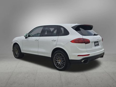 Used 2017 Porsche Cayenne AWD/4WD image 4