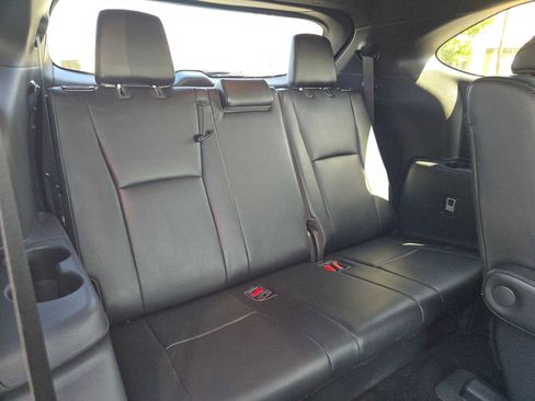 Used 2021 Toyota Highlander XSE FWD image 13