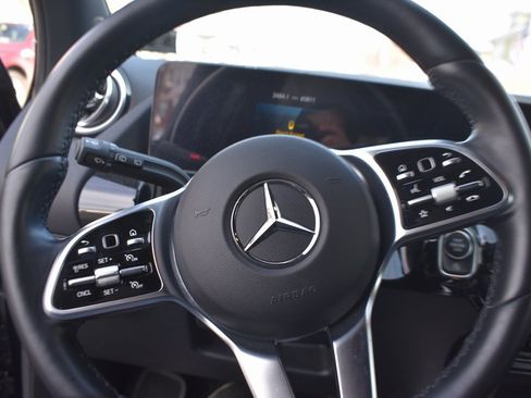 Used 2022 Mercedes-Benz GLA 250 4MATIC image 15