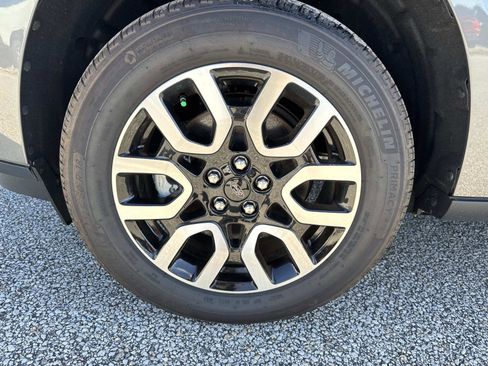 Used 2024 Ford Maverick Lariat image 10