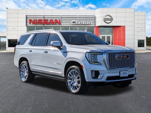 Used 2024 GMC Yukon Denali w/ Denali Reserve Package image 1