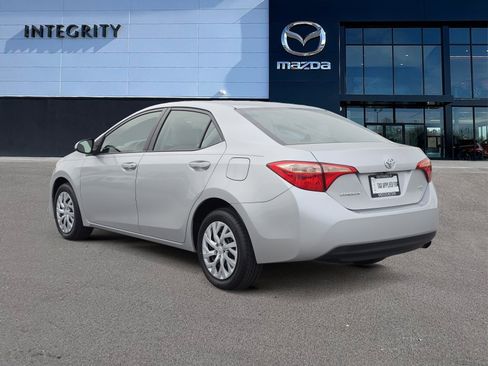 Used 2018 Toyota Corolla LE FWD image 4